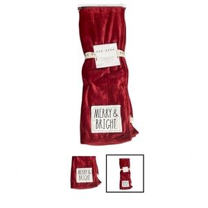 NWT‼️RARE‼️Rae Dunn Christmas/Red Merry & Bright Patch Plush Throw/Blanket 50x60